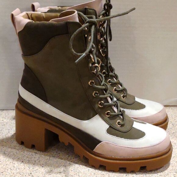 👍 Funky Combat Boots Size 6.5.   A11 - Picture 1 of 6